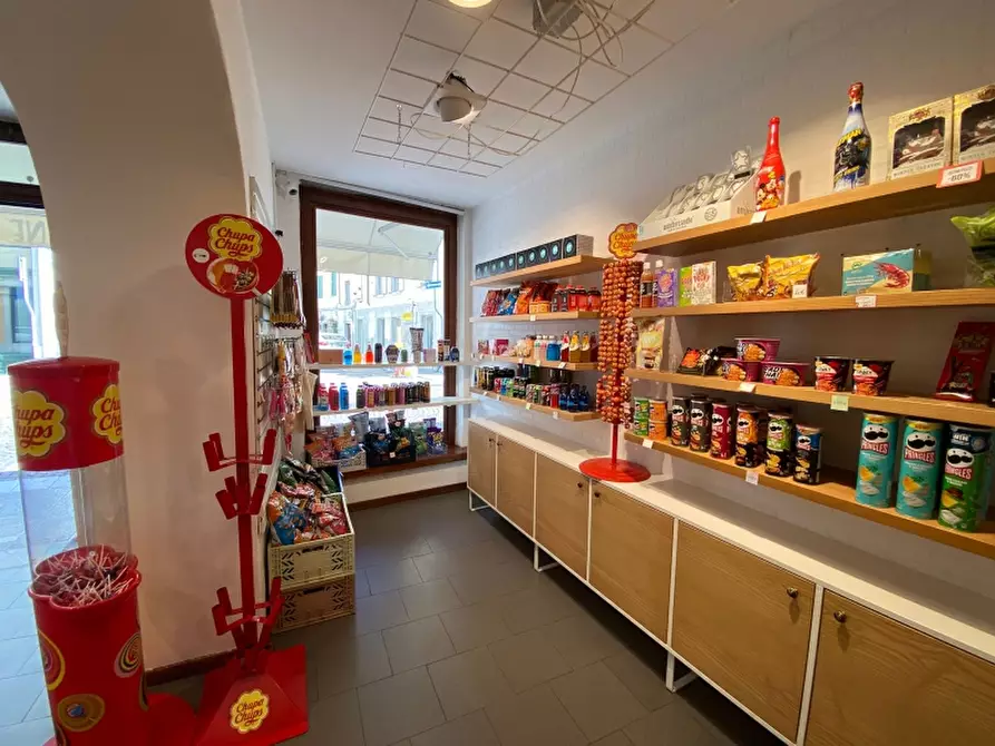 Immagine 11 di Licenza in vendita  a Udine