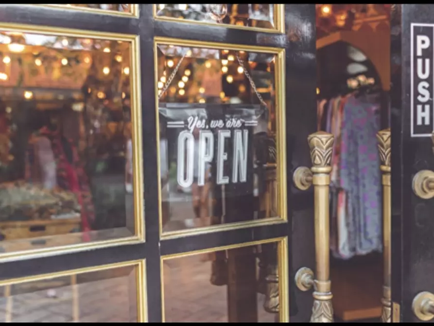 Immagine 1 di Locale commerciale in affitto  a Udine