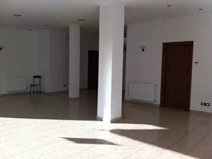 Immagine 3 di Locale commerciale in affitto  a Udine