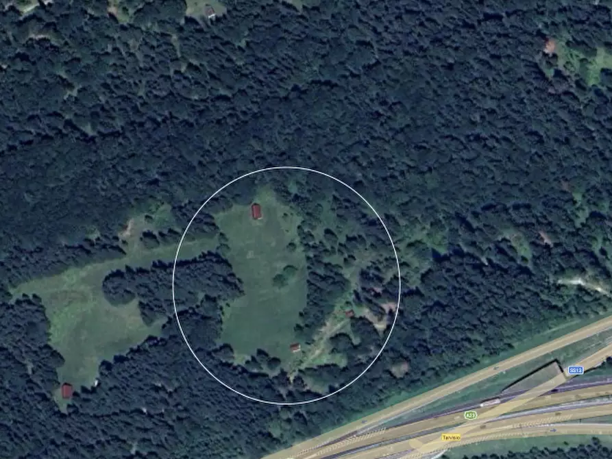 Immagine 6 di Terreno residenziale in vendita  a Tarvisio