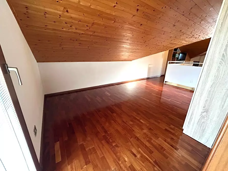 Immagine 19 di Appartamento in vendita  a Udine