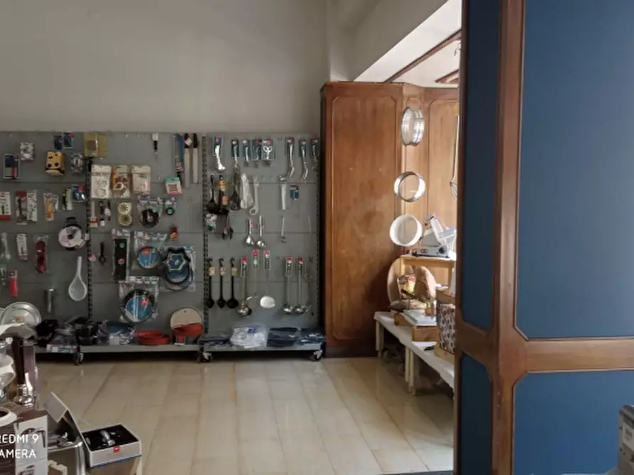 Immagine 6 di Negozio in vendita  a Udine