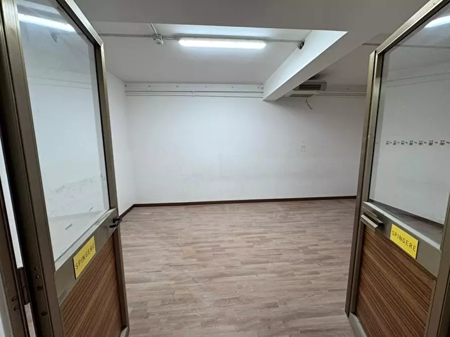 Immagine 3 di Magazzino in affitto  a Udine