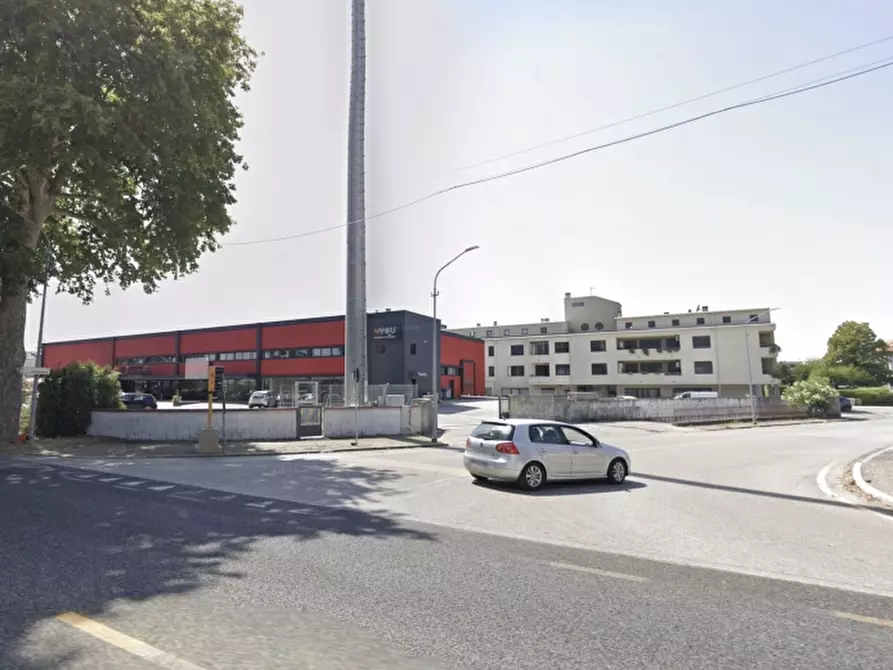 Immagine 1 di Magazzino in affitto  a Udine