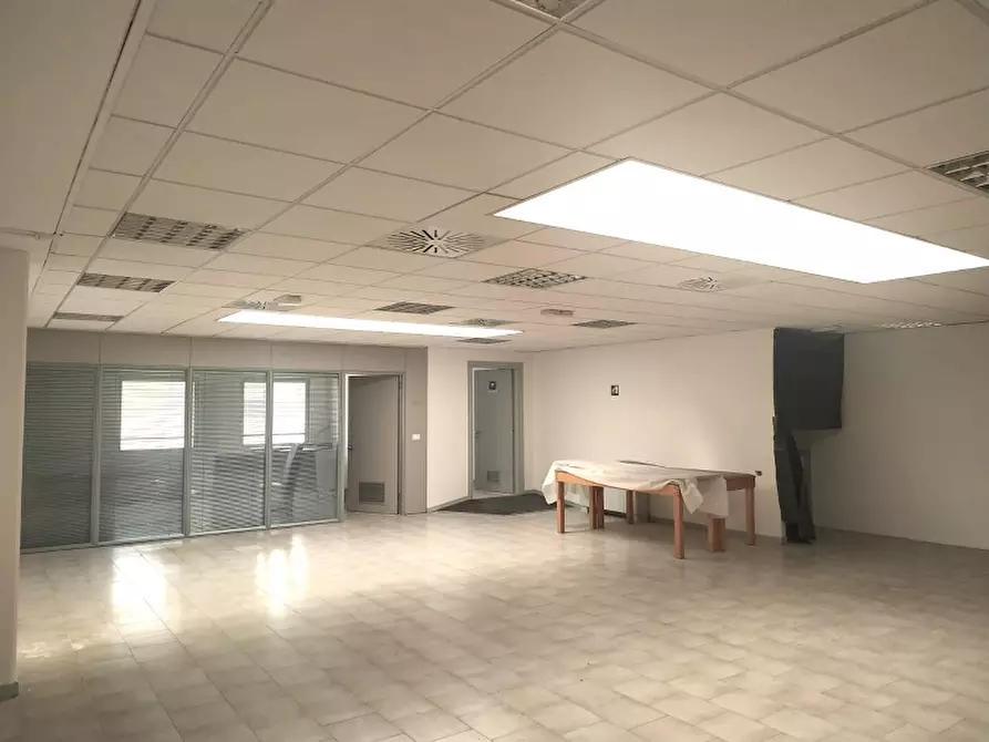 Immagine 2 di Ufficio in affitto  a Udine