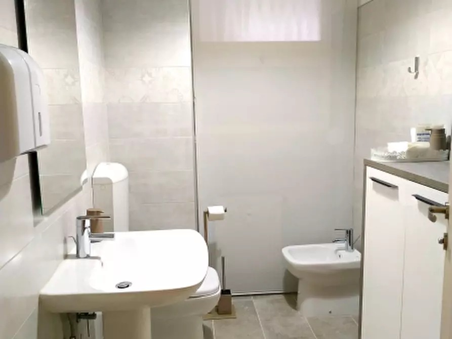 Immagine 7 di Ufficio in affitto  a Udine