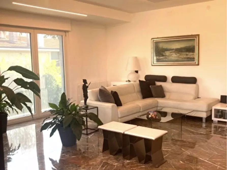 Immagine 2 di Capannone industriale in vendita  a Tricesimo