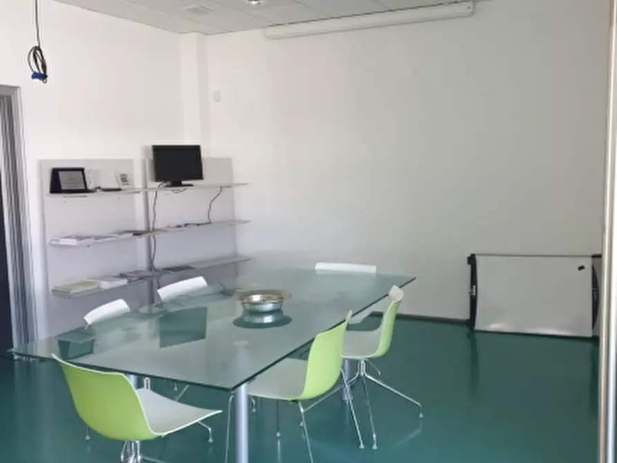 Immagine 5 di Ufficio in affitto  a Martignacco
