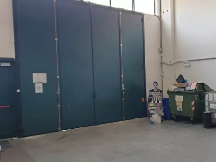 Immagine 10 di Ufficio in affitto  a Martignacco