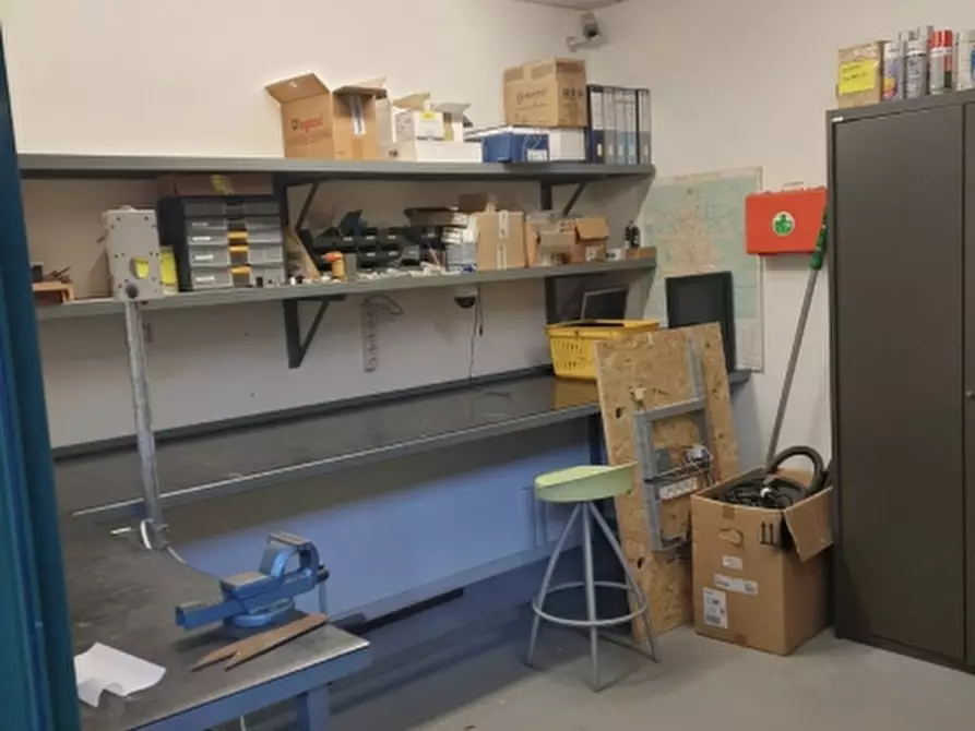 Immagine 9 di Ufficio in affitto  a Martignacco