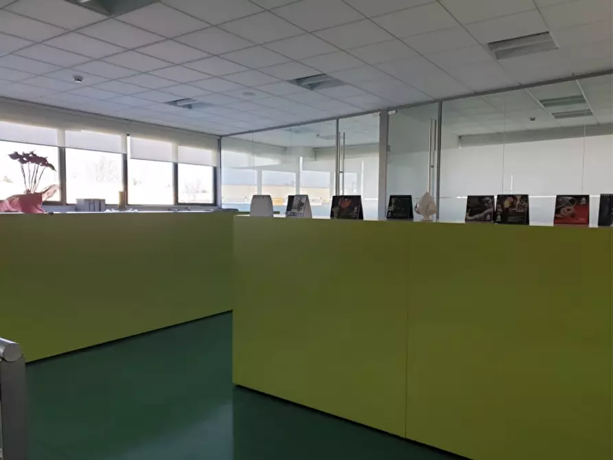 Immagine 7 di Ufficio in affitto  a Martignacco