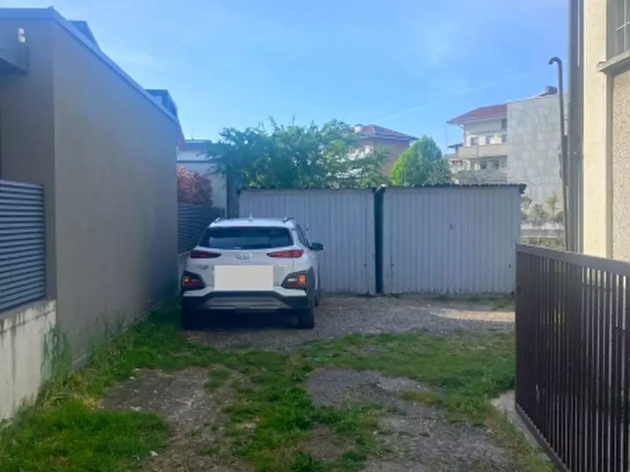 Immagine 7 di Terreno residenziale in vendita  a Udine