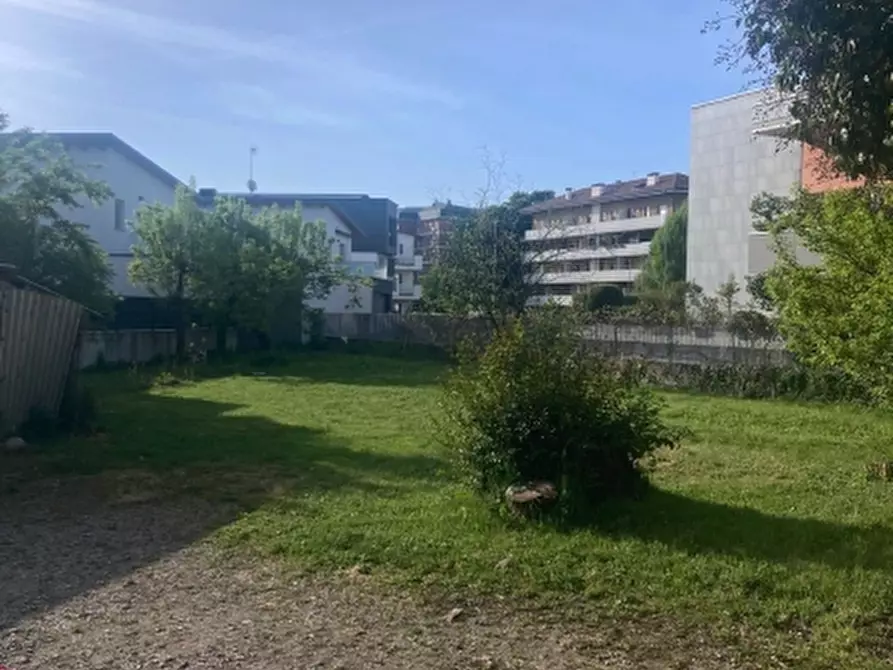 Immagine 3 di Terreno residenziale in vendita  a Udine