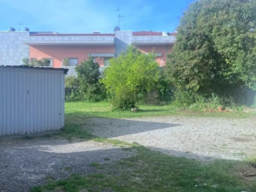 Immagine 6 di Terreno residenziale in vendita  a Udine