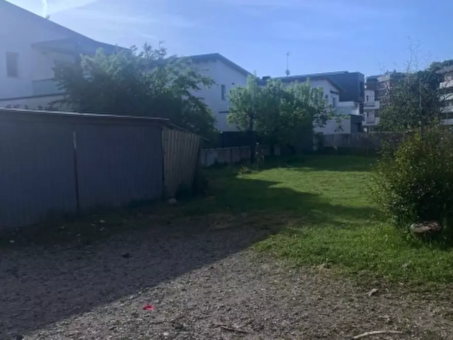 Immagine 8 di Terreno residenziale in vendita  a Udine
