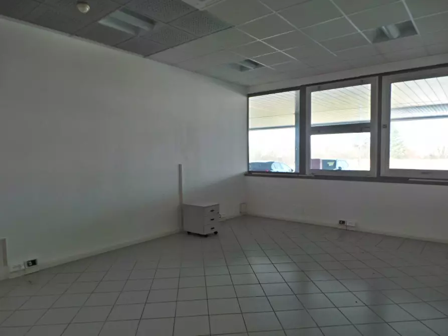 Immagine 2 di Ufficio in affitto  a Udine