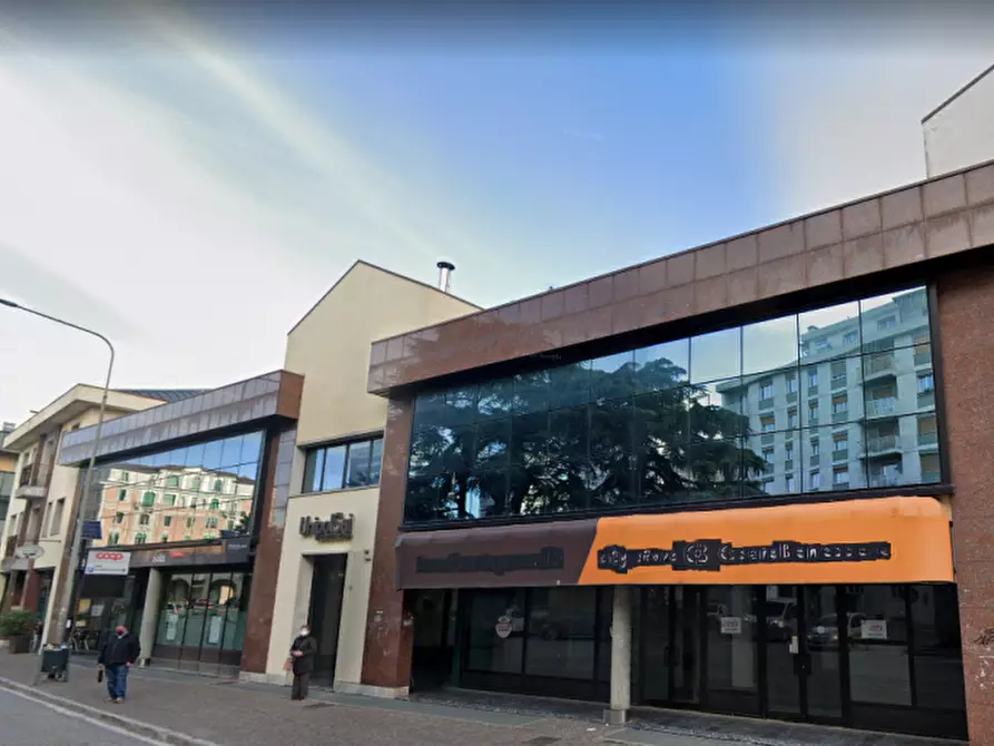 Immagine 6 di Ufficio in affitto  a Udine