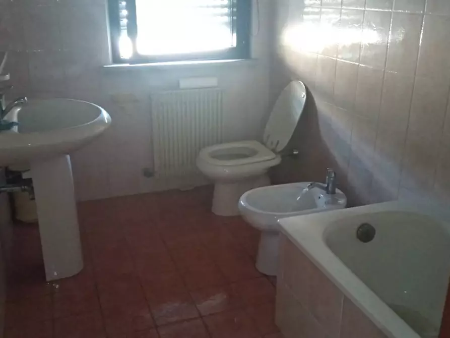 Immagine 6 di Ufficio in affitto  a Udine