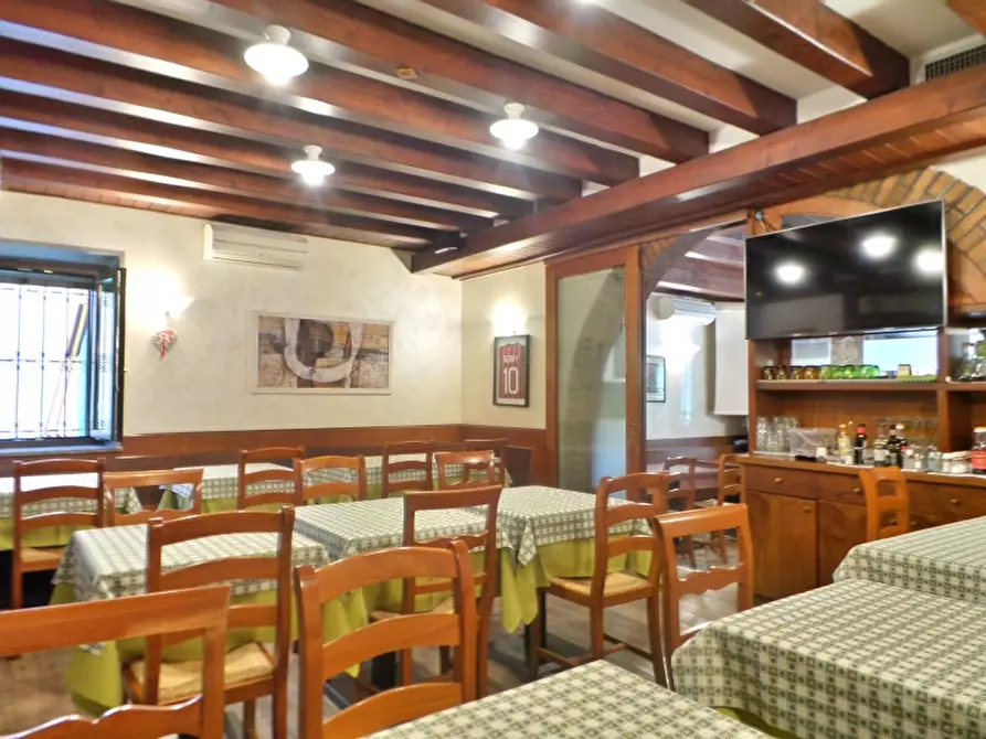 Immagine 3 di Locale commerciale in vendita  a Cassacco