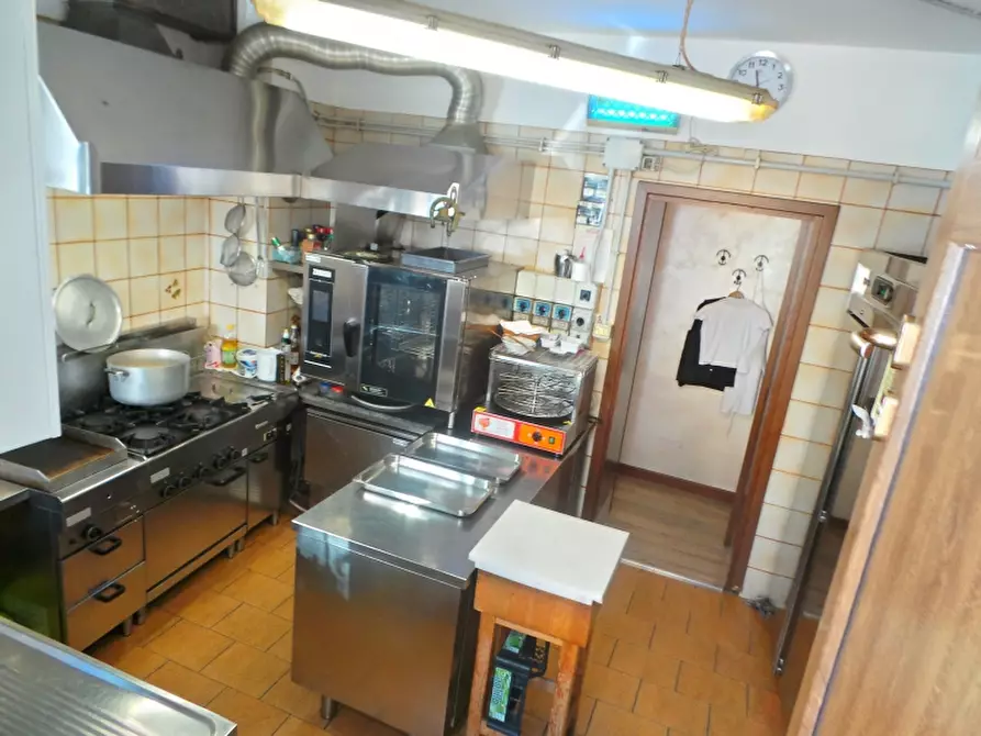 Immagine 8 di Locale commerciale in vendita  a Cassacco