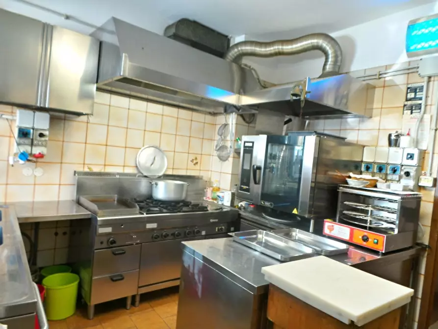 Immagine 6 di Locale commerciale in vendita  a Cassacco