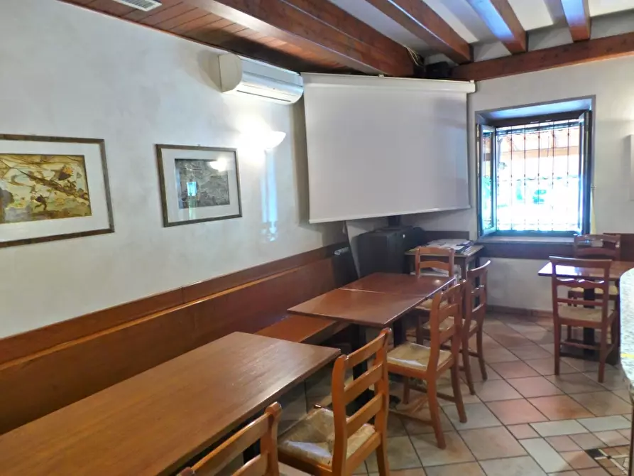 Immagine 16 di Locale commerciale in vendita  a Cassacco