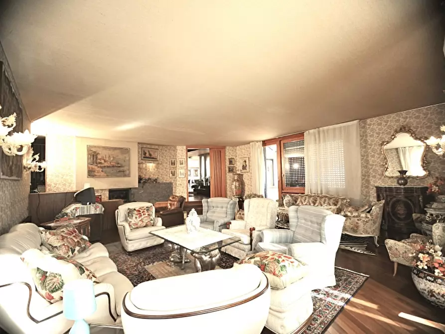 Immagine 3 di Villa in vendita  a Tricesimo