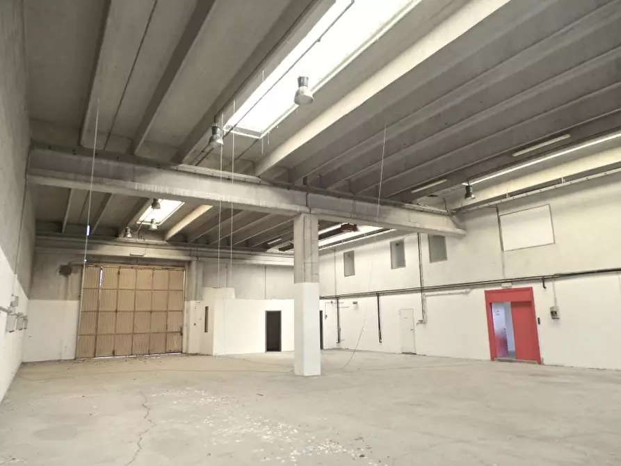 Immagine 3 di Capannone industriale in vendita  in Strada di Salt a Remanzacco