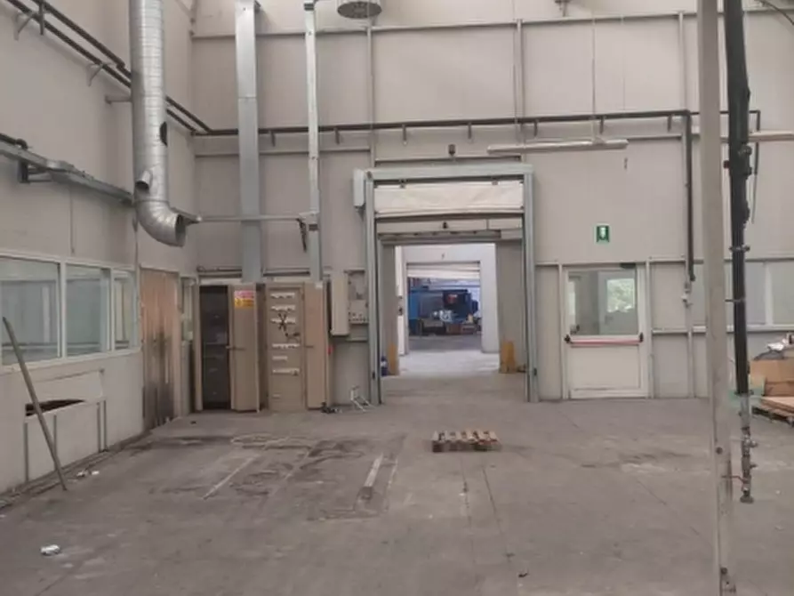 Immagine 1 di Capannone industriale in vendita  a Aviano