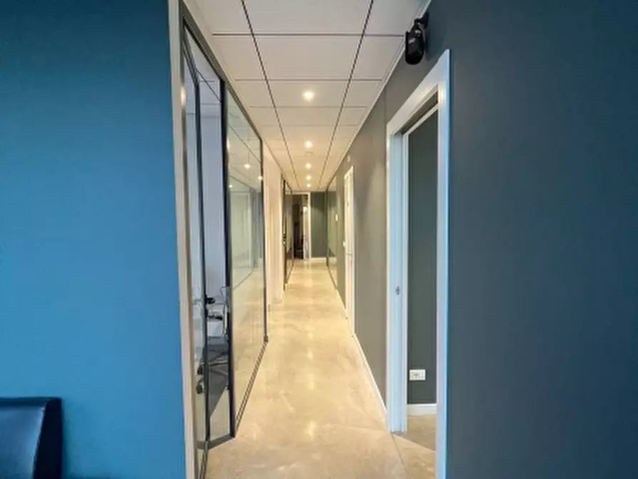 Immagine 2 di Ufficio in vendita  a Tavagnacco