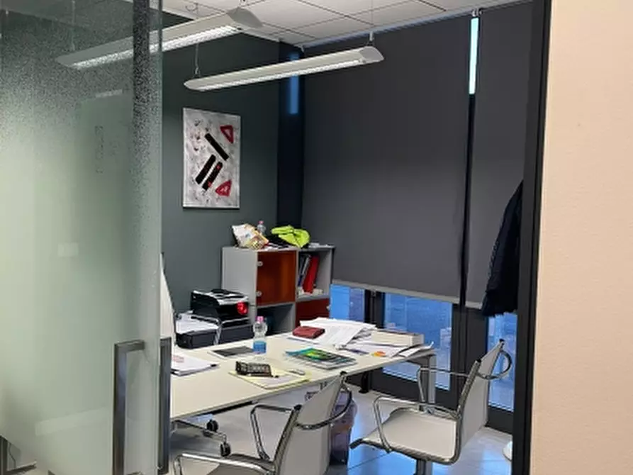 Immagine 4 di Ufficio in vendita  a Tavagnacco