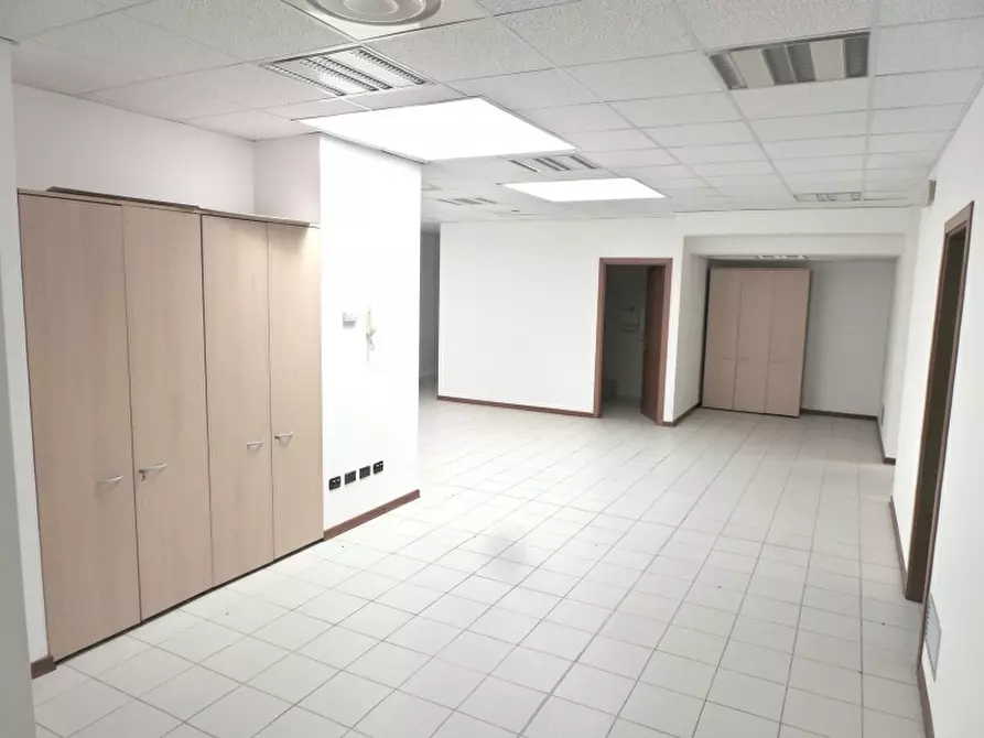 Immagine 2 di Ufficio in vendita  in Via IV Genova a Pozzuolo Del Friuli