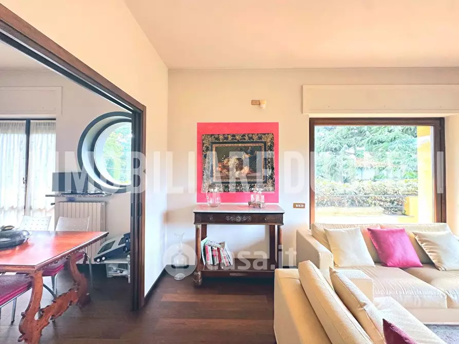 Immagine 3 di Villa in vendita  in Via dei Boderi 10 a Varese