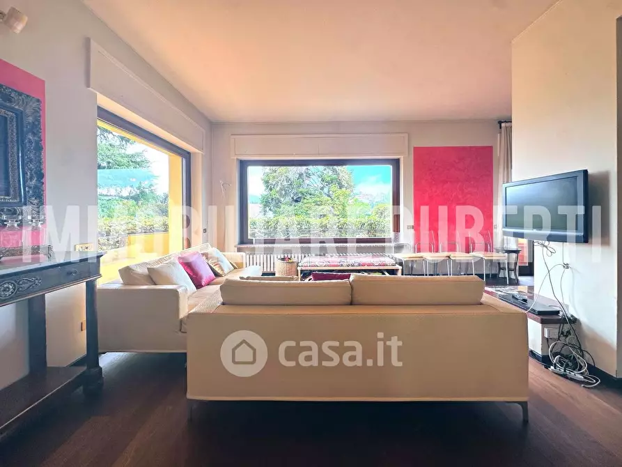 Immagine 7 di Villa in vendita  in Via dei Boderi 10 a Varese