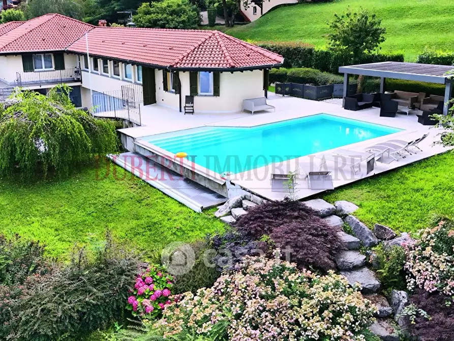 Immagine 1 di Villa in vendita  in Via Giosuè Carducci a Bodio Lomnago