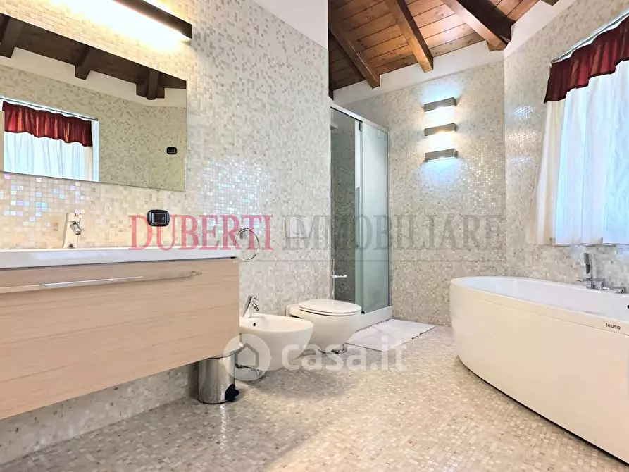 Immagine 12 di Villa in vendita  in Via Giosuè Carducci a Bodio Lomnago