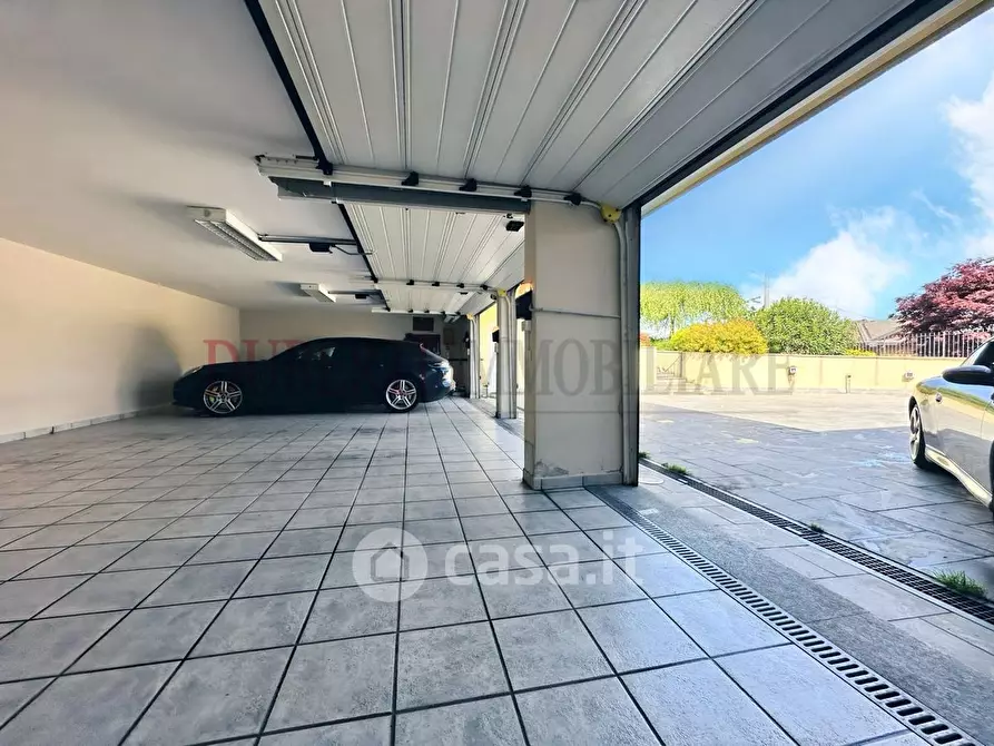 Immagine 22 di Villa in vendita  in Via Giosuè Carducci a Bodio Lomnago