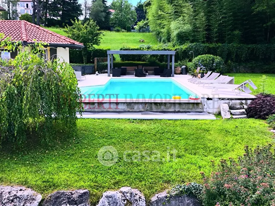 Immagine 4 di Villa in vendita  in Via Giosuè Carducci a Bodio Lomnago