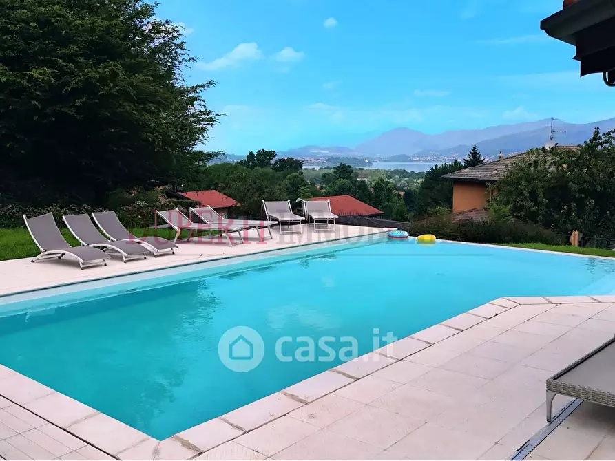 Immagine 5 di Villa in vendita  in Via Giosuè Carducci a Bodio Lomnago