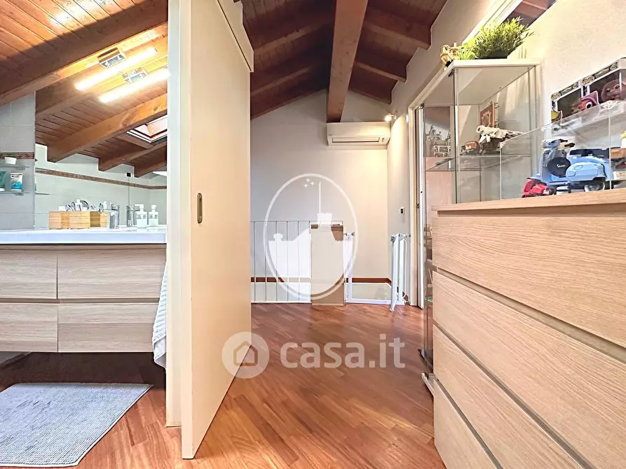 Immagine 10 di Appartamento in vendita  in Via Robarello a Varese