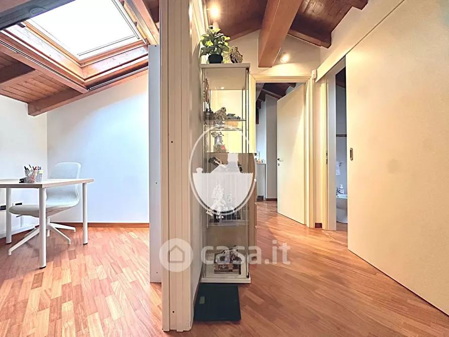 Immagine 13 di Appartamento in vendita  in Via Robarello a Varese