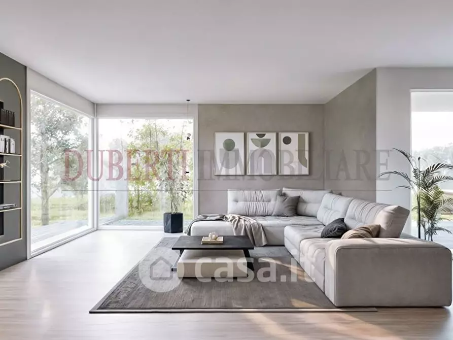 Immagine 1 di Villa in vendita  in Via Montello a Varese