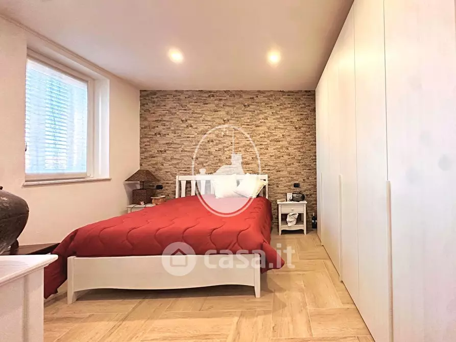 Immagine 11 di Villa in vendita  in Via Armino a Gavirate