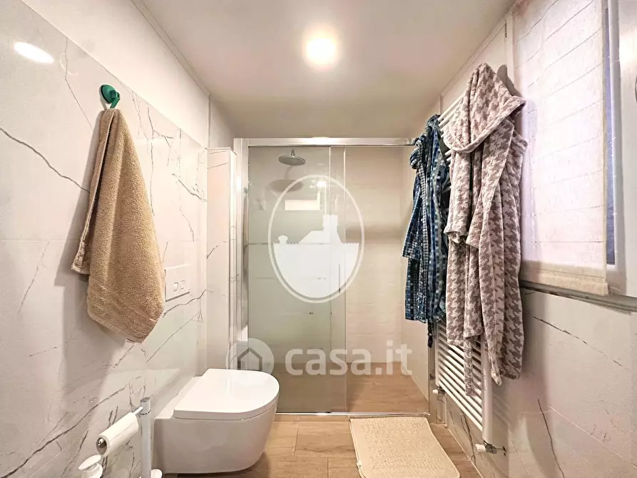 Immagine 12 di Villa in vendita  in Via Armino a Gavirate