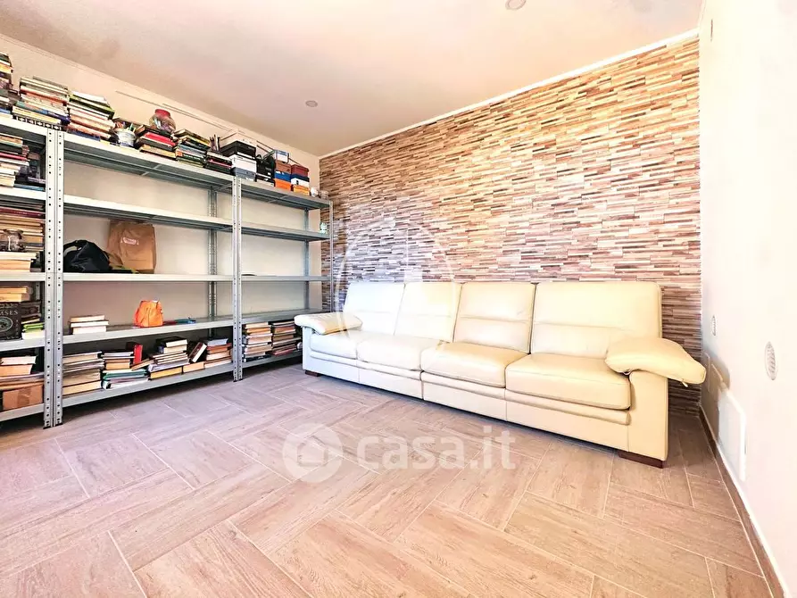 Immagine 14 di Villa in vendita  in Via Armino a Gavirate