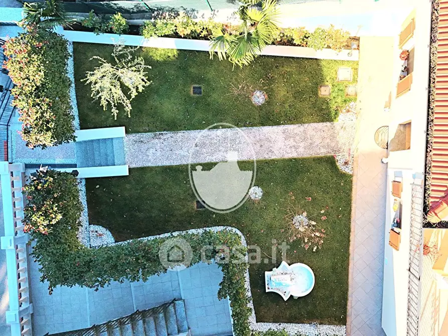 Immagine 3 di Villa in vendita  in Via Armino a Gavirate