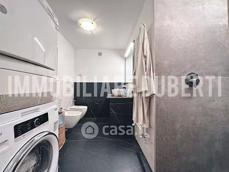 Immagine 15 di Villa in vendita  in Via Peppino Rossi a Gavirate