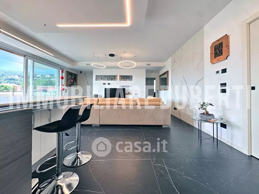 Immagine 4 di Villa in vendita  in Via Peppino Rossi a Gavirate