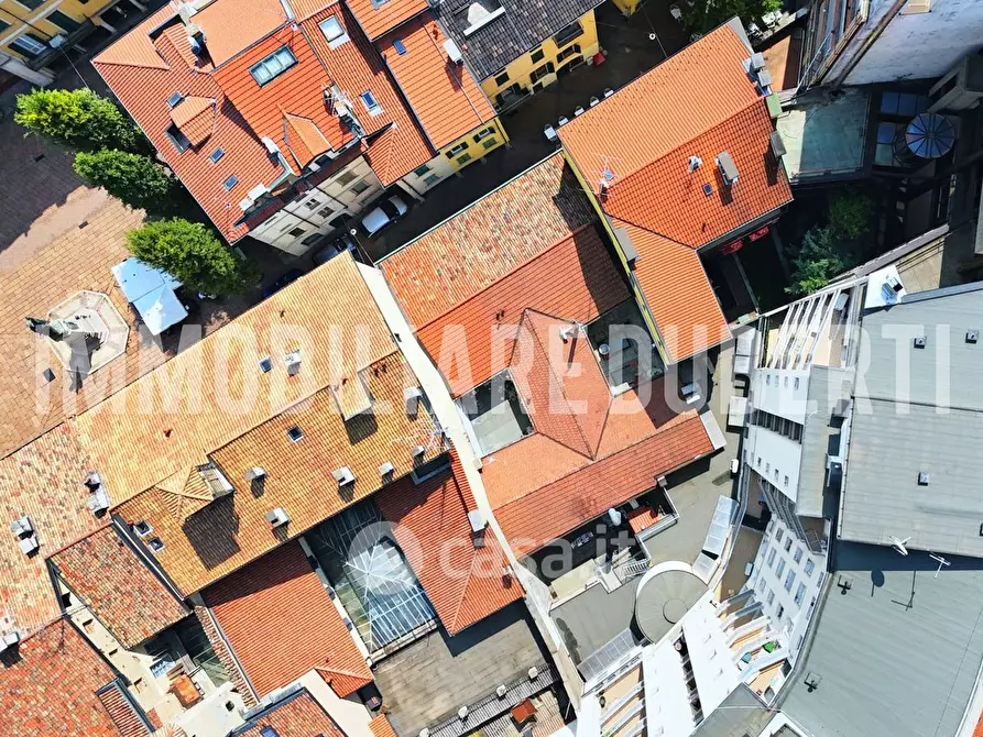 Immagine 2 di Attività commerciale in vendita  in Piazza del Podestà a Varese