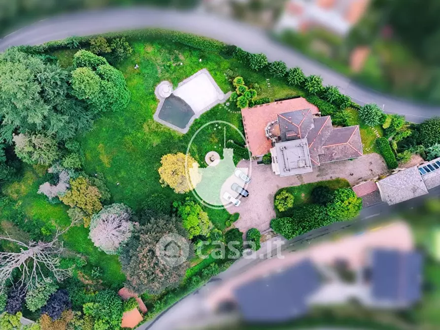 Immagine 13 di Villa in vendita  in Via Selvapiana a Varese